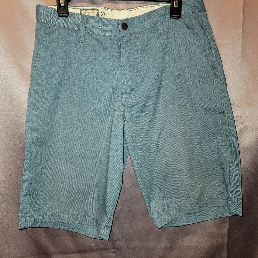 Volcom Mens Blue Shorts. Size 31